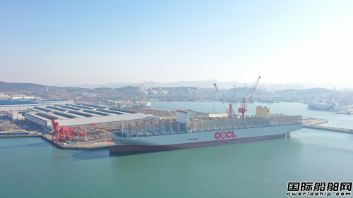  大连中远海运川崎为东方海外建造第四艘24188TEU集装箱船命名,