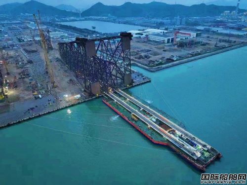 亚洲第一深水导管架“海基二号”完工登船,