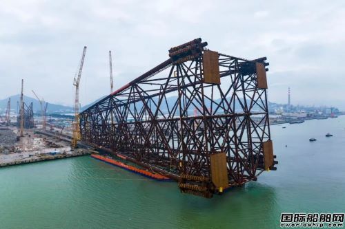 亚洲第一深水导管架“海基二号”完工登船,