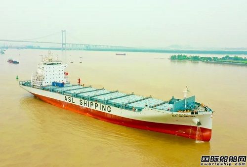 黄埔文冲为亚海航运建造1600TEU集装箱船首制船完成试航