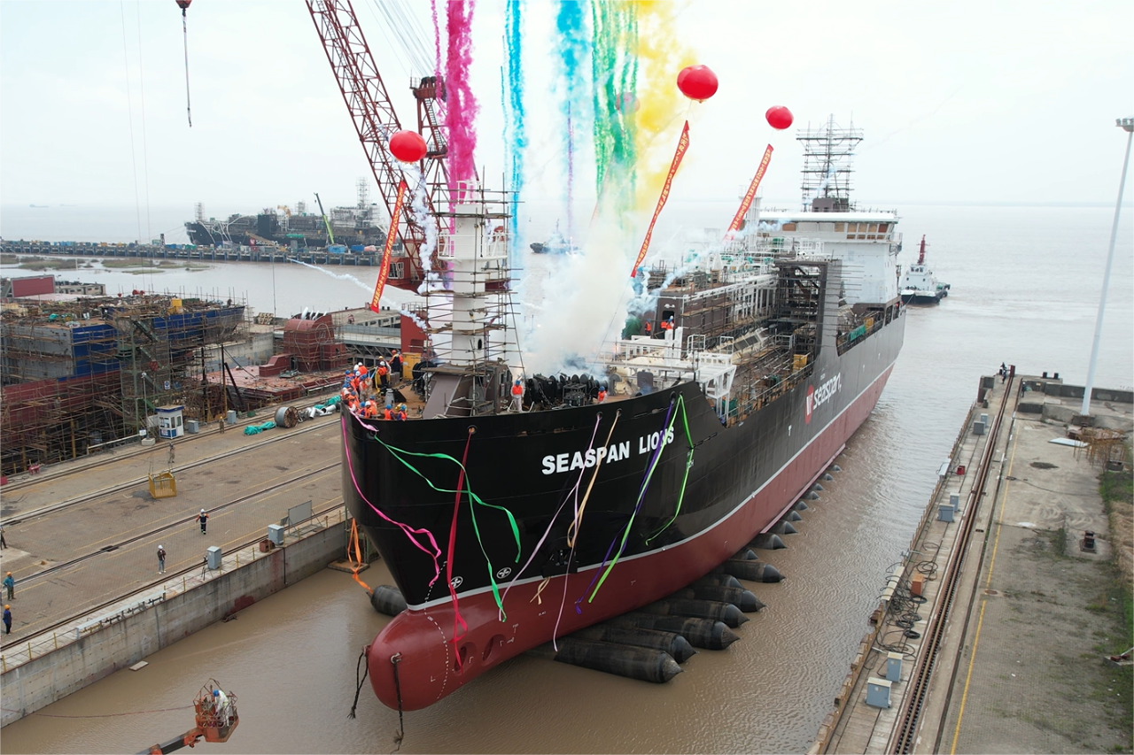  中集太平洋海工第二艘7600立方米LNG加注船顺利下水,