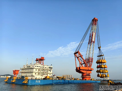 航通船业建造华南最大全回转起重船顺利完成重载试验