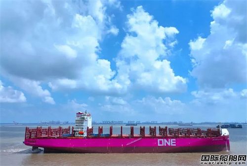 外高桥造船为Seaspan建造第九艘7000TEU集装箱船试航凯旋