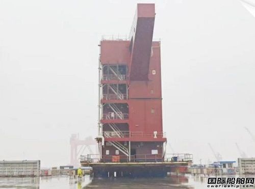外高桥海工首制沪东中华23000TEU集装箱船上建圆满交付