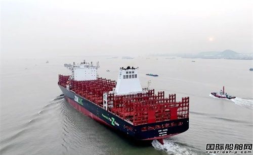 新扬子造船交付SEASPAN第十一艘双燃料7000TEU集装箱船