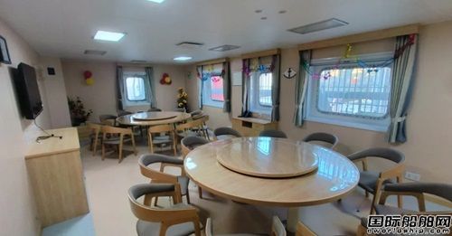  南通远洋配套/威海重工科技交付16828TEU集装箱船内装工程项目,