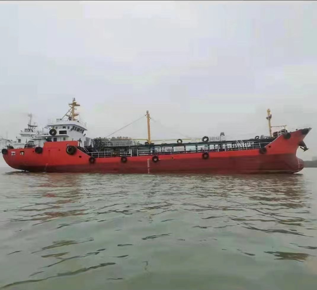 出售3808T油船