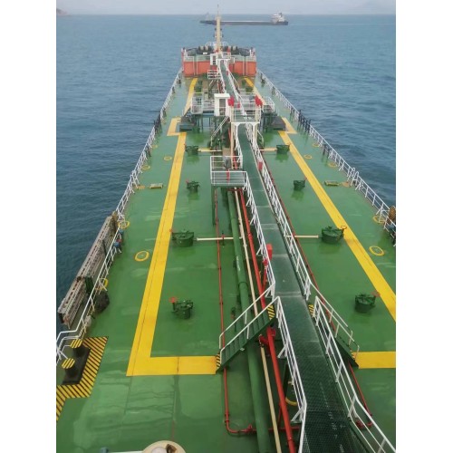 出售12000吨     油船