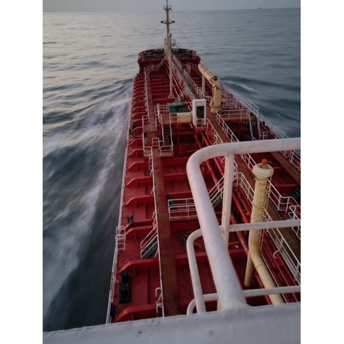 6300吨     油船