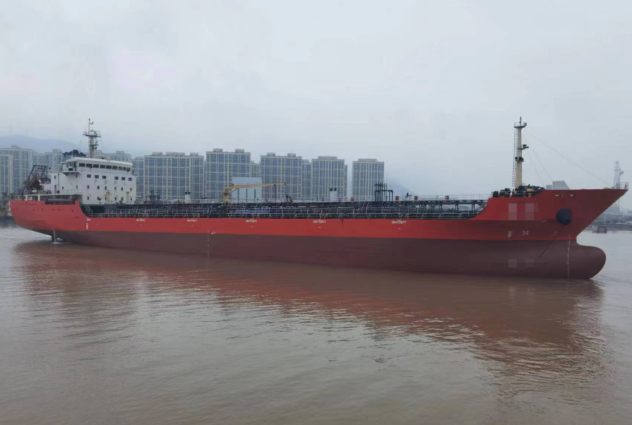 出售10500吨     油船