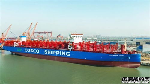 国内首制甲醇双燃料船首次成功加注甲醇,