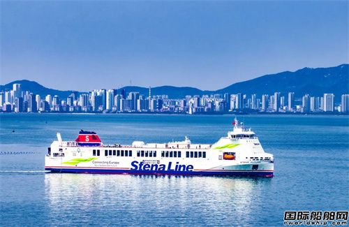 招商工业威海船厂首艘NewMax系列滚装船交付