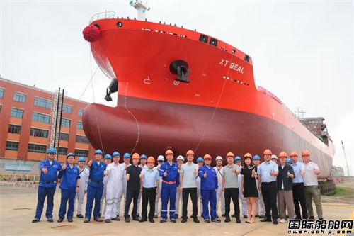 武昌造船25900吨不锈钢化学品船2号船下水