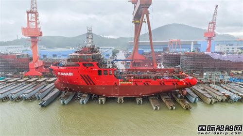 航通船业承建65米三用工作船顺利下水