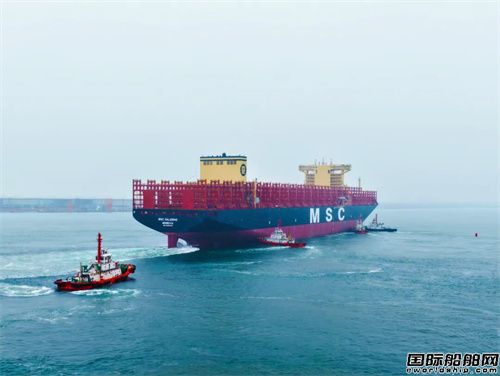 大船天津双燃料16000TEU集装箱船15号船开启试航