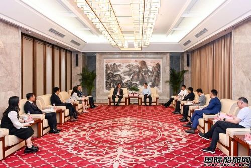 12艘散货船大单签约!三方联手共筑航运新生态,