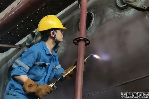 两船下水一船试航！桂江造船同日实现三大节点