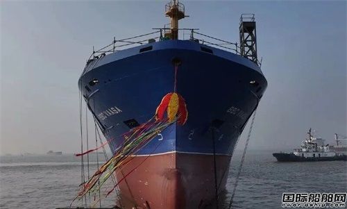 三福船舶12500吨多用途船一船下水一船上台