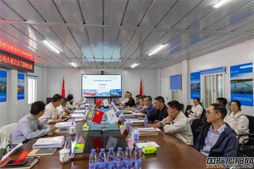 舟山中远海运重工新建30万吨级舾装码头交工验收