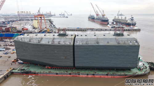 华滋能源成功发运两座大型A型液货舱