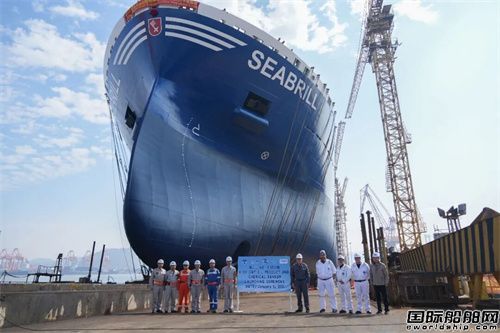 厦船重工第四艘41000吨油化船下水