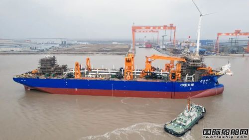国内首艘分布式泵舱超大型自航耙吸挖泥船下水,