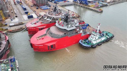 广东中远海运重工53.4米全回转顶推拖船试航凯旋