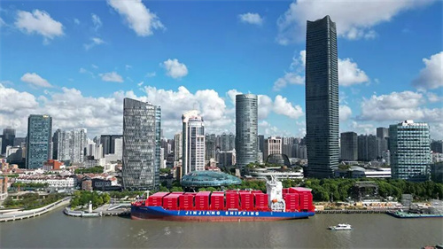 2025年业绩韧性增长  锦江航运“小步快跑”谋长远