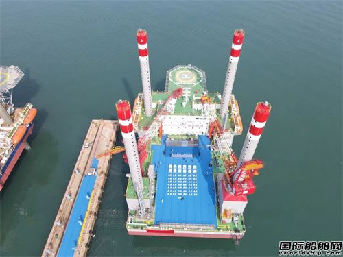 我国首座海上移动式多功能措施平台命名交付