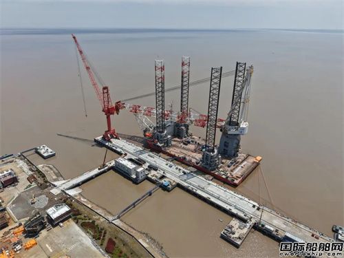 启东中远海运舾装码头改扩建工程交工