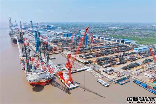 启东中远海运海工30万吨级舾装码头改扩建工程建成投用