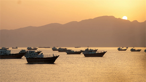 霍尔木兹海峡博弈，油船市场又走到关键拐点