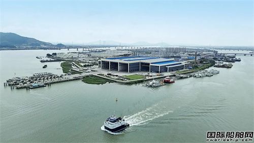 江龙船艇交付Moen Marin首批两艘混动双体养殖工船