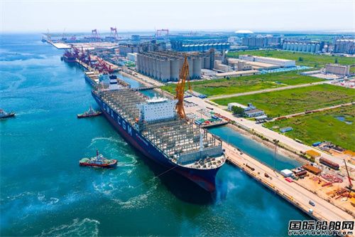 大船天津为达飞建造第四艘甲醇双燃料集装箱船开启试航