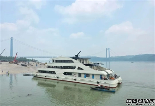 武汉理工船舶设计480客位纯电动游览船试航凯旋