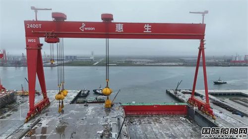 2400吨龙门吊完成重载试验！海工装备建造再添“重器”