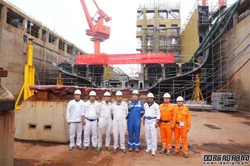 招商船舶青岛船厂建造1000TEU集装箱船5号船铺底
