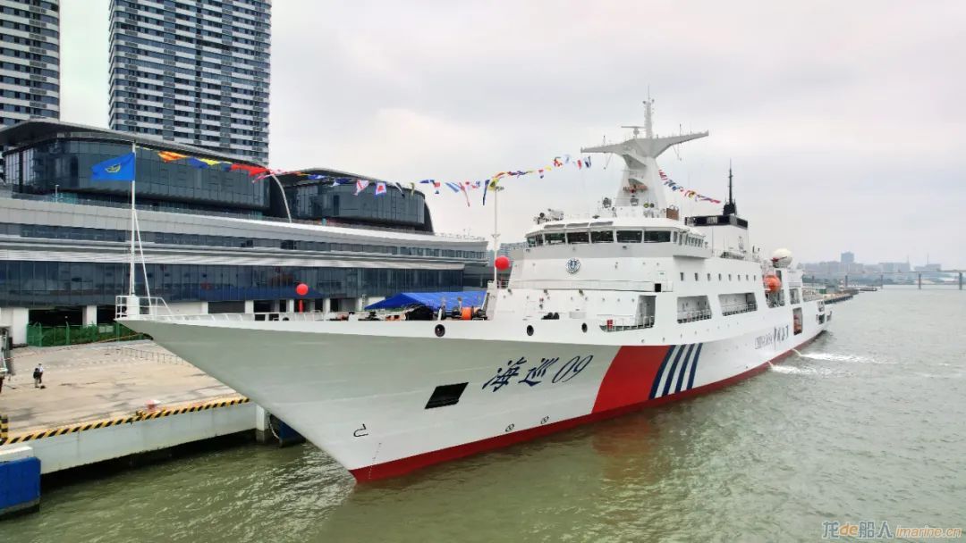 我国首艘万吨级海事巡逻船“海巡09”轮在广州列编